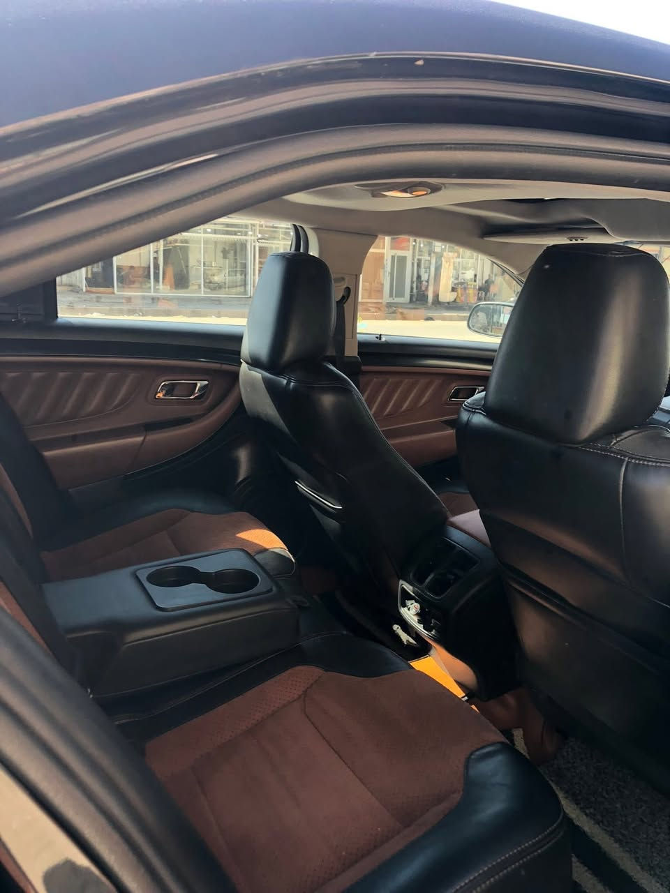 السلام عليكم
فورد تورس 2011  محرك SOH 
بيها تقريبا 5 قطع موجود السونار 
رقم سليمانيه هزه ساقطه سنويه بعدها 
بيها الباور عطلان البارحه عطل موطور سعره ورقتين بل طالبيه 
سياره  فول مواصفات للائخير شنو بالك من مواصفات بيها 
كير محرك شرط 
صارف عليها 3 ملايين قبل يومين 
السعر 85 
عنواني صلاح الدين و بغداد 
***********
