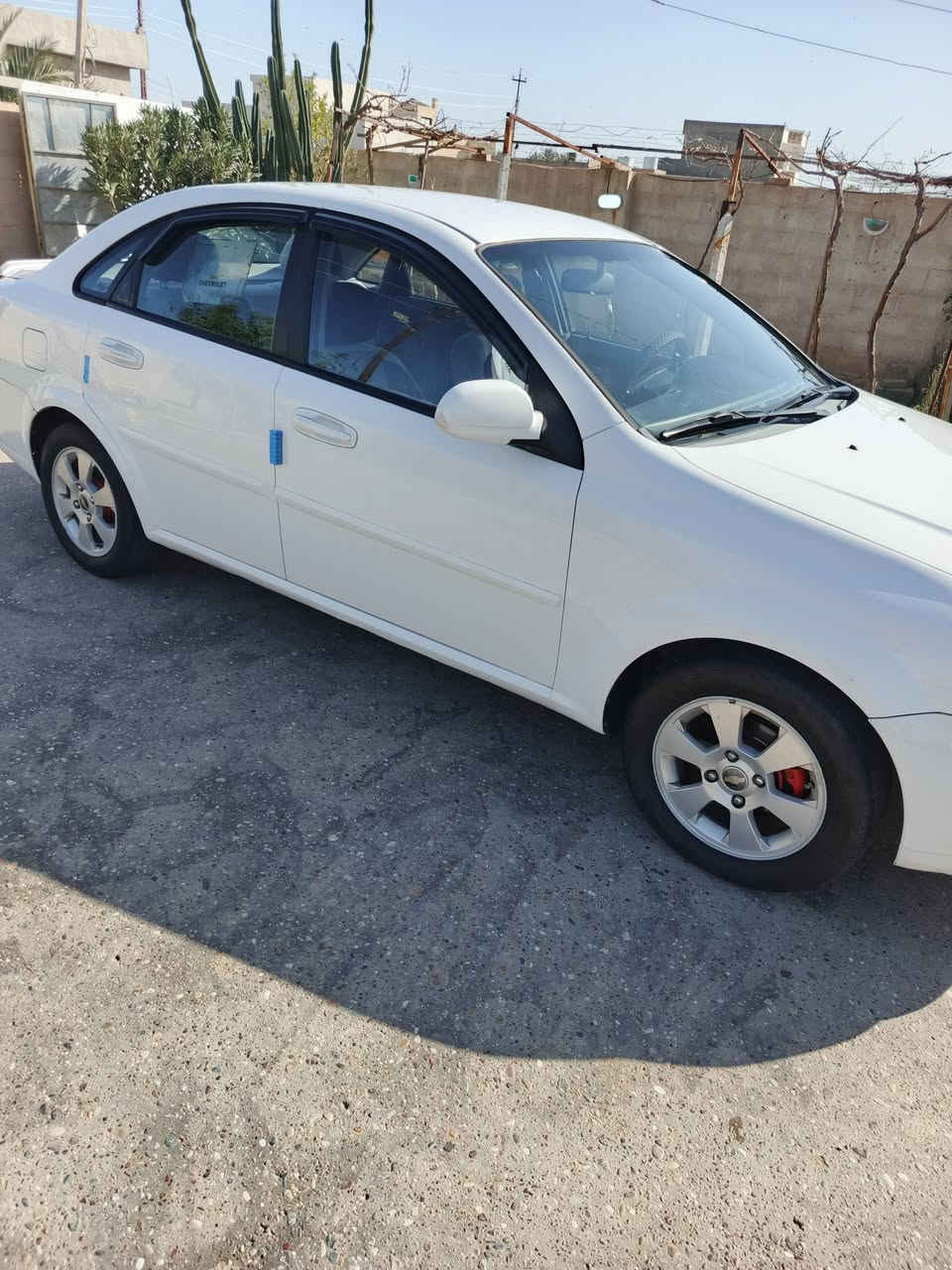 سلام عليكم اوبترا موديل 2010 بدون صبغ مكفولة
بيها بارد بجاملغ جهة السايق كد شبر عدا هاذا مكفولة 
كهربائيات كلها شغالة كير محرك خير من الله 
تبريدها ثلج  
سنويتها ساقطة تحويل بشرط 
مكانها تكريت السعر 87
***********
