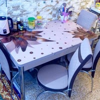 ميز و٤ كراسي • حيل نظيف