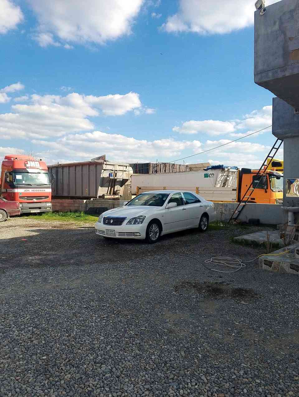 شاینه 2005 بڕاوە 182 بێ دوکەڵ 3دوگمە و پەردە سعر55$  شوێن سلیمانی ***********
