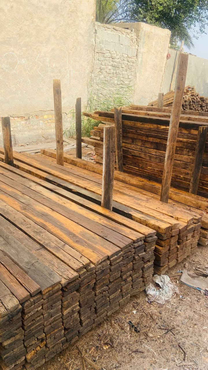 سلام عليكم قالب خشب للبيع نضيف يدك 260 متر بسعر مناسب العنوان بابل الرقم ***********
