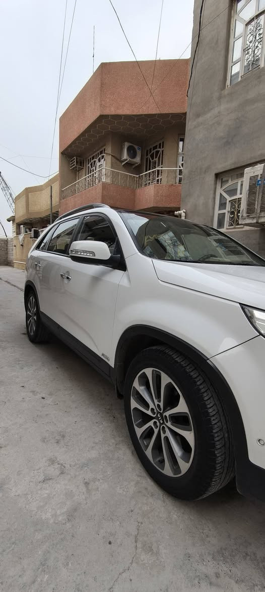 سلام وعليكم سورنتو 2014  خليجي سيارة كلش نضيفة غرفتهة نضيفة مكينة كير حدادية خير من الله سيارة مابيهة كل نقص والسونر منشور مكينة 4 سلندر GDI فول مواصفات بصمة بانوراما رقم اربيل بأسمي مكان بغداد سعر ١٦٠ وبيهة مجال رقم ***********
