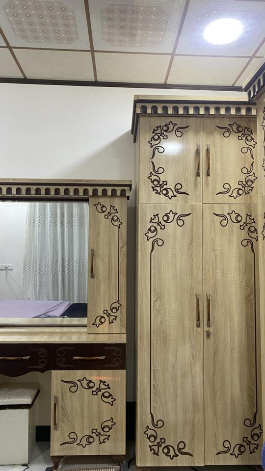 السلام عليكم 
غرفة نوم للبيع  السعر مليون و٧٠٠ للتواصل واتساب ***********
