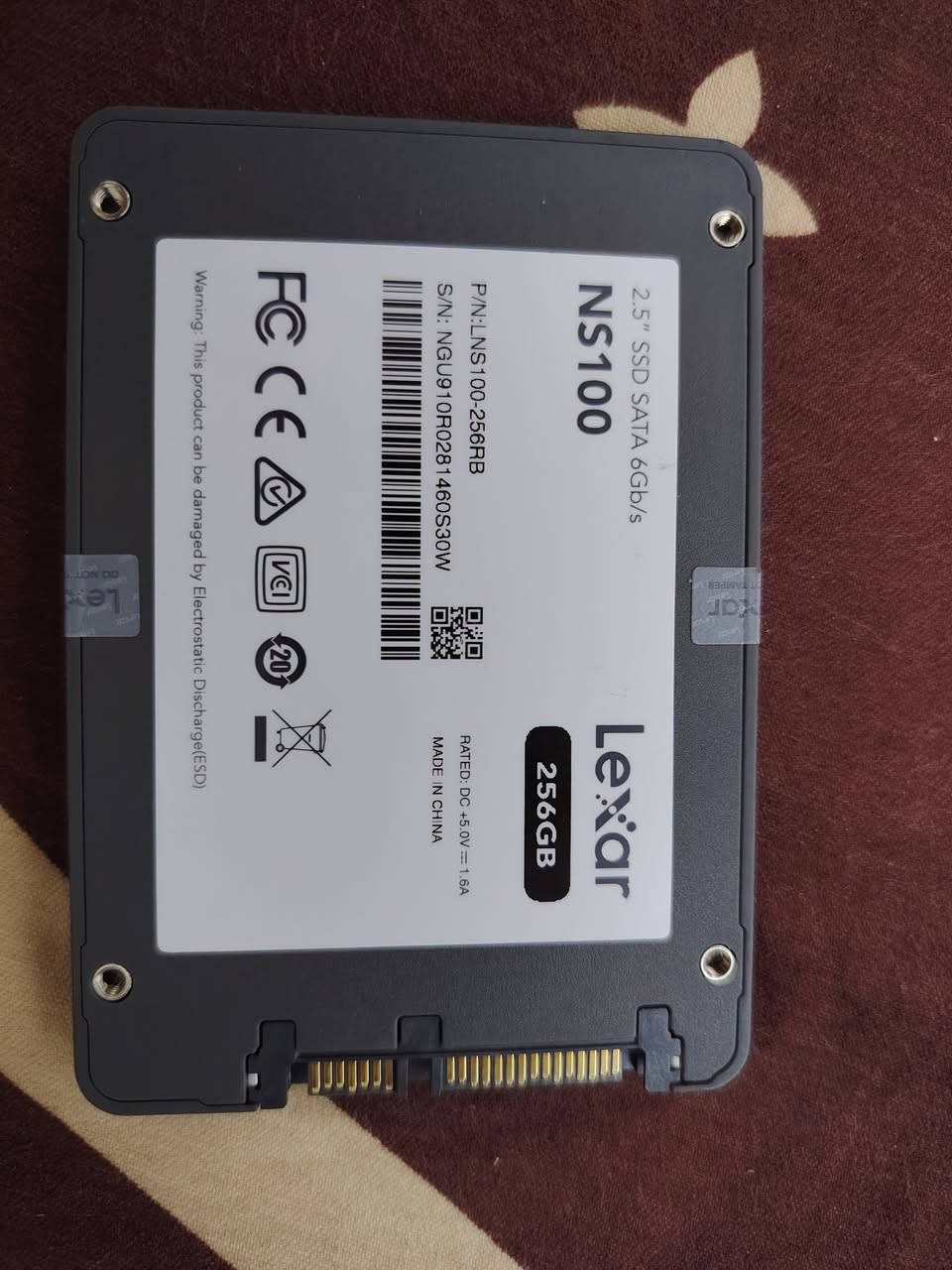 السلام عليكم هارد للبيع
مواصفاته 
Lexar NS100 256GB III 6Gb 2.5” SATA ssd
سعره 35 الف قفل
مكاني بغداد البياع الشرطه الخامسه
رقمي ***********
