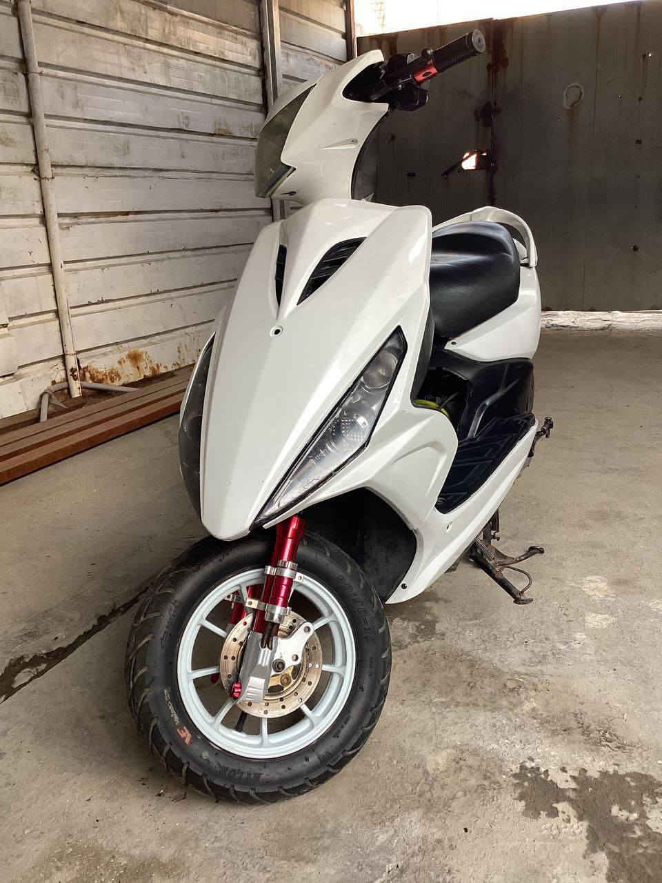 سلام عليكم دراجه ماكس مضلع سرعة 120دراجه نضيفه مكينه مامفتوحه كهربائية شغاله نكره سلف صالنصه FM بريك خلفي امامي ماكو عندك نقص قبق مال محرك فقط وهندر خارط يرادله عرموطه الدراجه نضيفه 80% (مكان بغداد الشعب)رقم *********** المو شراي لا ينتصل ماكو مراوس بيعع فقط
