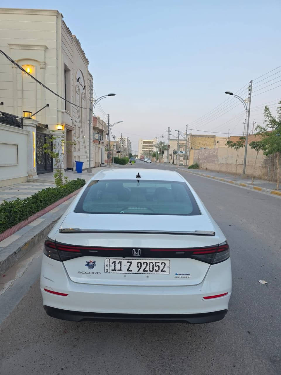 هوندا اكورد سبورت هايبرد للبيع 
موديل 2023
ضربتها جاملغ ما واصلة للغد 
سعرها 185 و بيها مجال 
للتواصل ***********
مكان الفلوجة
