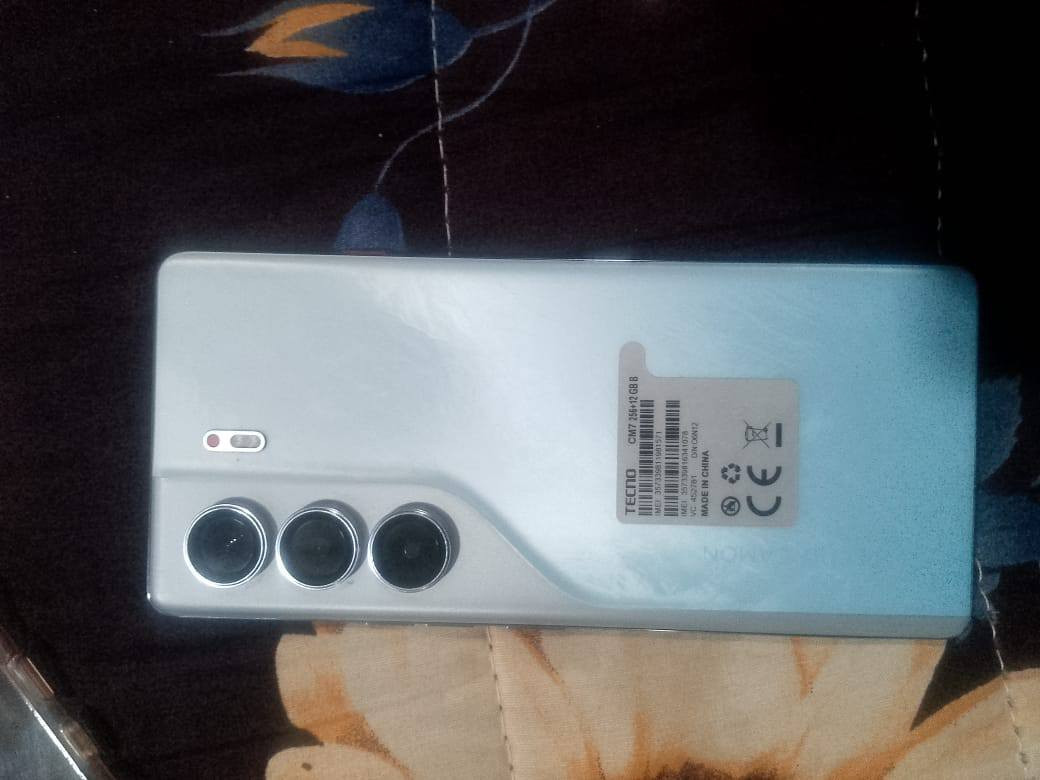 سلام عليكم تكنو كامون 40 برو /5 G /ذاكره 256/رام ١٢+١٢ / جهاز مستخدم شهر فقط شاشه مفطوره وما ماثر سعر 190 /
***********
