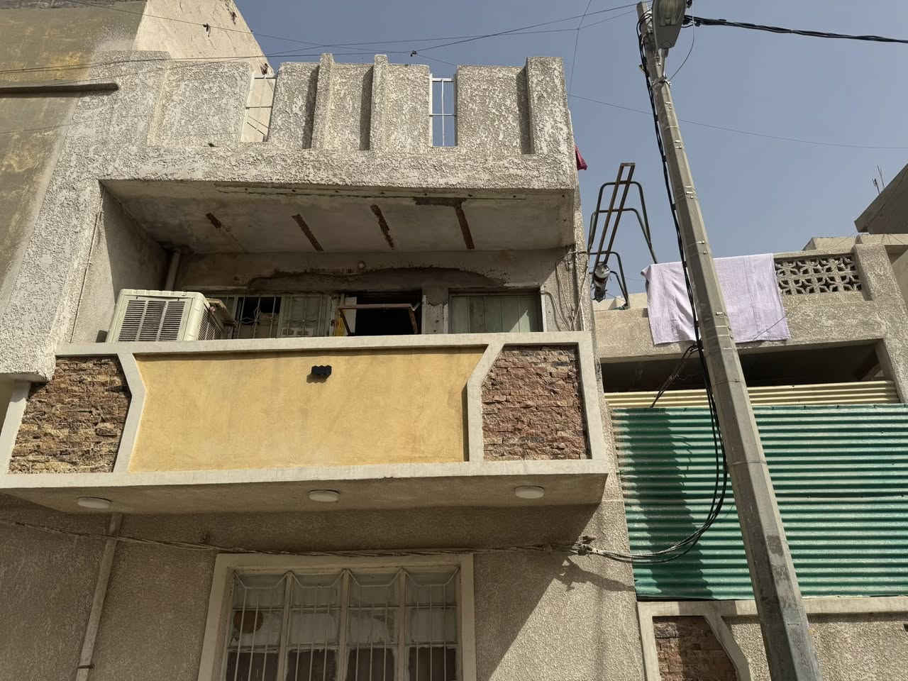 بسم لله الرحمن الرحيم
بنايه ركن للبيع المساحه 179 متر تحتوي البنيه على دار مكون بطابقين ويضن تحتوي ع شقه زائد خمس محلات العنوان بغداد الحريه مقابل الهايبر ماكرت الحريه شارع مدرسه اسيا الابتائيه
الاستفسار مع صاحب الرقم ***********
التفاصيل الفديو
