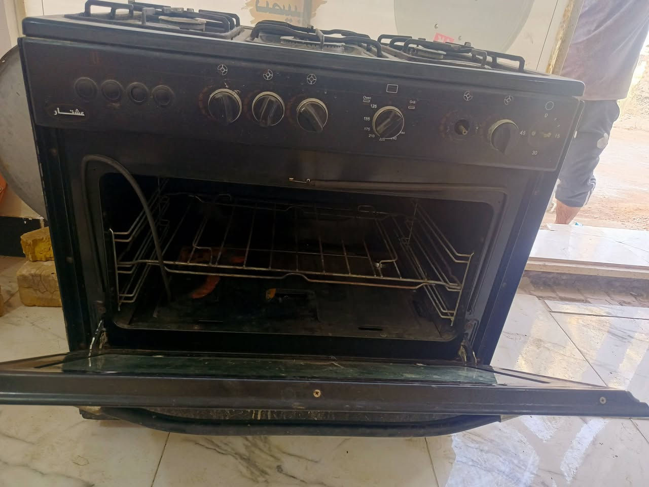 طباخ لبيع سعره 100وبي مجال
***********
