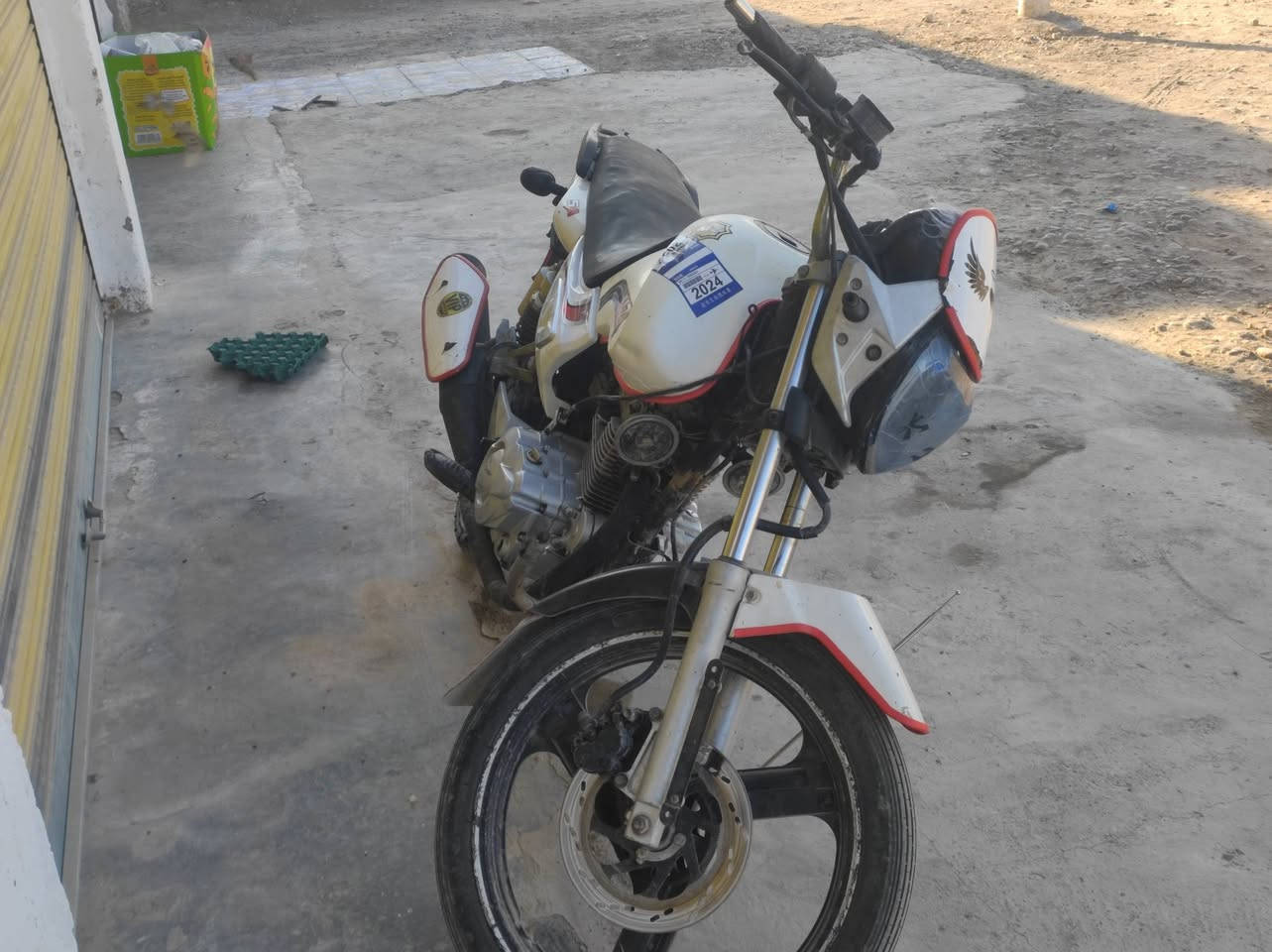 السلام عليكم سنكي 2015
محرك 150حلو نضيف سعره 450وبي مجال للطيبين
الاتصال ***********
