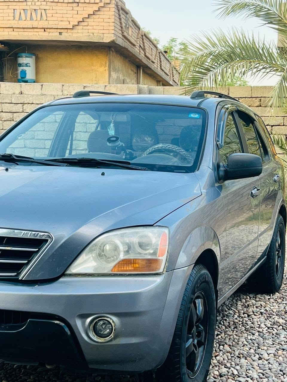 للبيع كيا سورينتو 2008 – وارد أمريكي

 الموقع: كركوك

المواصفات:

موديل: 2008

وارد: أمريكي

5 راكب

محرك: 3.8 V6

الممشى: 159 ألف ميل

قير أوتوماتيك + تعشيق يدوي (Tiptronic)

الحالة:

- حادث سابق بالجامرلغ الخلفي فقط، بدون دواخل، والصبغ في مكان الحادث فقط.

- المحرك جيد لكن فيه نضوح من تحت.

- القير على وضع الأوتوماتيك يحتاج فحص (معشق على الفور ويل)، أما الوضع اليدوي فيعمل بصورة جيدة.

نظام 4WD متوقف.

التبريد يعمل.

أغلب الكهربائيات تعمل.

شاشة مع كاميرا خلفية.

إنارة داخلية تحت المقاعد.

الصدر جديد.

التايرات الأربعة جديدة (عمرها شهر).

السنوية باسمي لغاية 2030.

رقم كركوك.

بطاقة البنزين موجودة.

 السعر المطلوب: 81 

 للاستفسار التواصل على الخاص أو الاتصال.

***********
