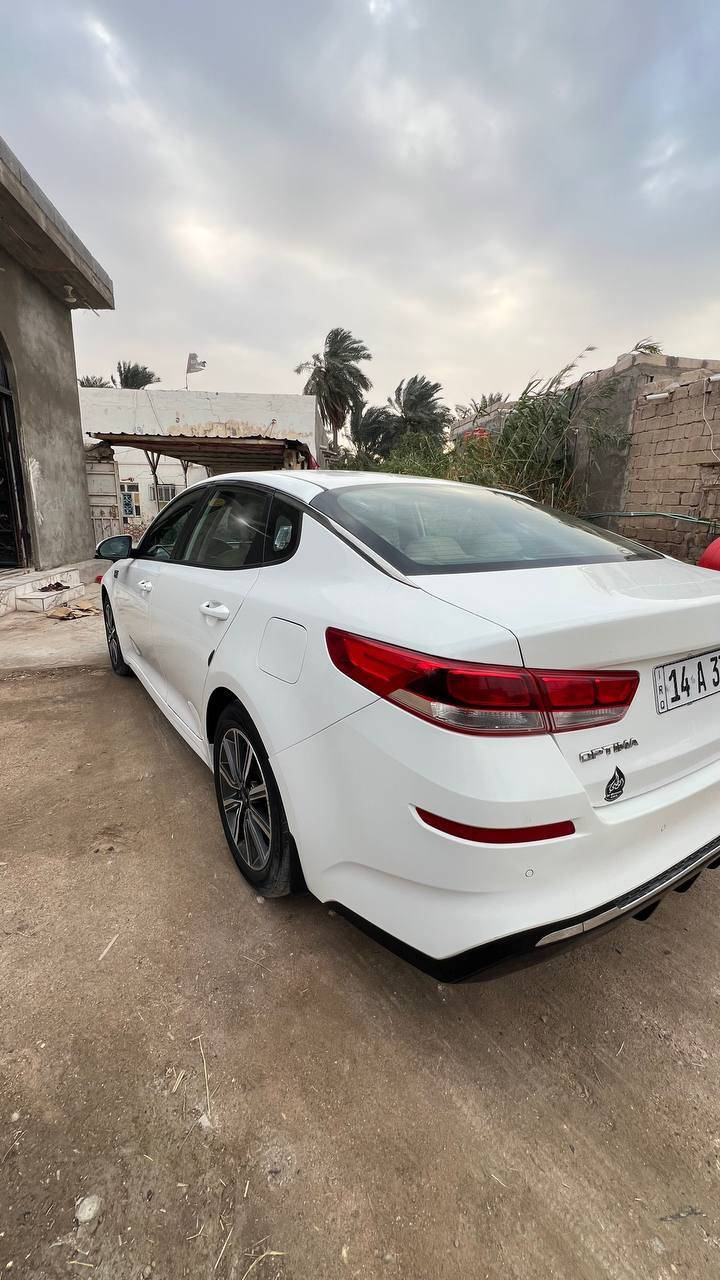 كيا أوبتيما (خليجي) - مال جناي
التفاصيل:
​نوع السيارة: كيا أوبتيما. 2019
​المواصفات: خليجي (أصل). 
​المحرك: 2000 (قوة وعزم، المحرك بشرط الفحص ومكفول من كلشي).
​المسافة المقطوعة:143 ألف كم فقط (مشي حقيقي).
​التبريد: ممتاز ما شاء الله ( قطعتين).
​الإضافات: طقم تايرات جديدة قبل فترة قصيرة شادهن.وشرط تايرات كوري
​الحالة العامة: السيارة بحالة ممتازة جداً وجاهزة  (السنويه جديده بأسمي ) . السيارة مال جناي وهاي صور كدامك وتجي وتشوف واني معتني بيه، 
كهرباء مالته كله جاهزه مع اشارت بلمرايات 
​المكان: البصرة.
​السعر: [193] (وبيه مجال  للشراي ).
اذا ما تعجبك لا تكسر بالسعر الله يرضى عليك
للتواصل والاستفسار: [***********
