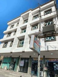 تفاصيل بناية لايجار  حي العامل منطقة السابعة مقابل ازياء الوائلي  مساح...