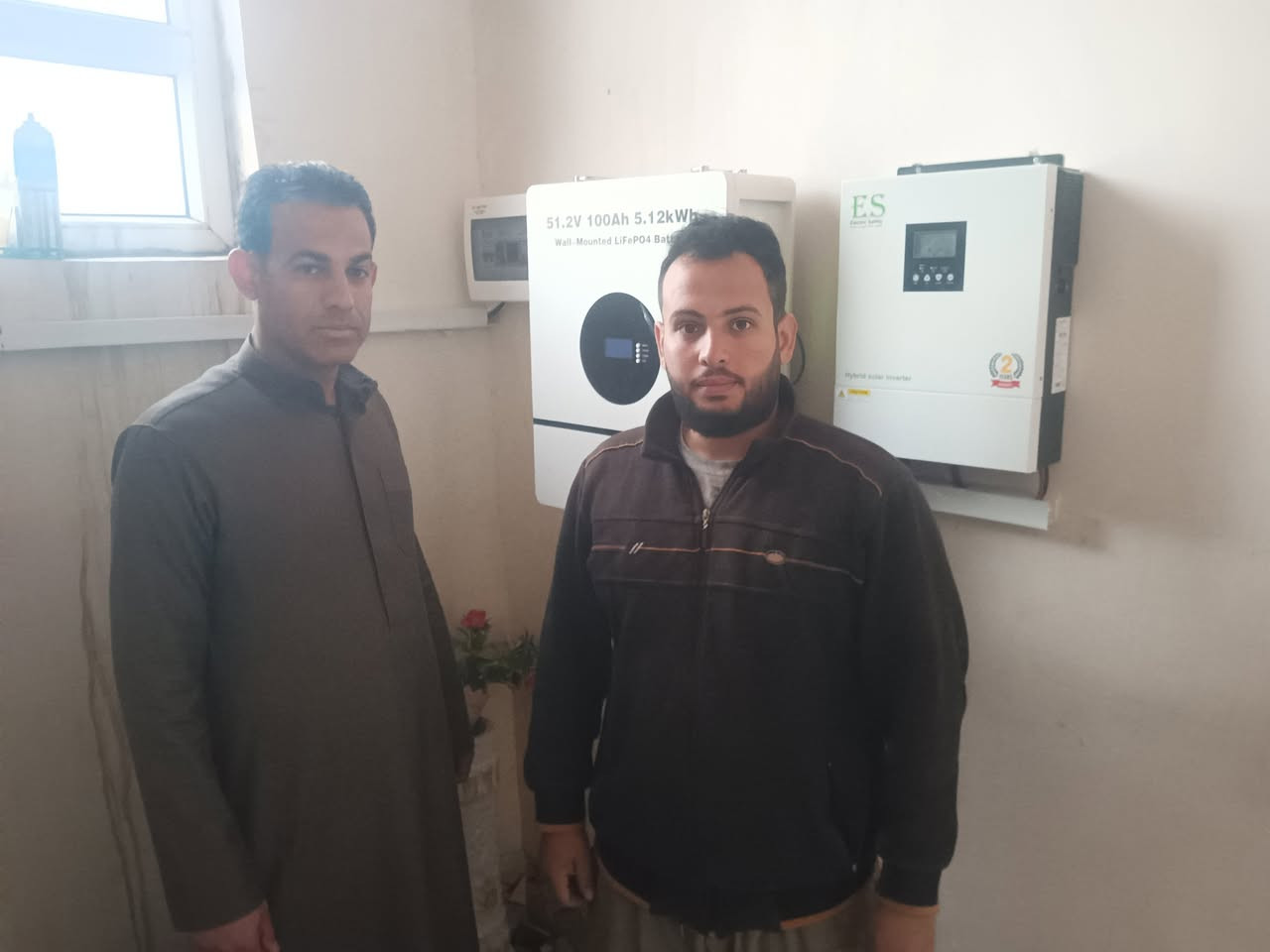 من عروض شركة الحجاب للطاقة الشمسية
✅🌟تم تنصيبها للأخ (طارق احمد اسماعيل)
 في الشرقاط اسديرة الفياض📍 

              ⚡بقدرة ⚡

10-امبير نهاري ☀️
5_ امبير ليلي 🌙

✅ تظمنت المنظومة الشمسية 🔆
 
5_ألواح من شركة لونجي 615 واط 
 بقدرة توليد ⚡(2.5امبير) (مؤسسة)   
 بظمان ١٥ سنة ✅
 
2_ بطارية ليثيوم من شركة (ES) 5 كيلو واط  🛑 
بظمان 5 سنوات ✅

3 _انفيرتر من شركة (ES ) 6.2 KW🟢
بظمان 1 سنة✅  

☀️نقدملك هذة المنظومة مع صيانة 🛠️مجانية لمدة سنة
وظمانات حقيقية 👍

____________________________________💰 أسعارنا مناسبة جدًا وتنافسية
🔎 تكدر تستفسر عن حجم الطاقة المناسب إلك
📋 ونوفر لك قائمة المواد مع الشركات المصنعة
📊 حتى تكدر تقارن وتتاكد من أسعارنا وبكل شفافية 
☀️ مع الحجاب… طاقة نظيفة، ثقة، واستمرار
_________________________________________

🔴نعمل ليلا 🌙 مع نهار،☀️

✅غايتنا أرظاء زبائننا  الكرام ومواعيدنا معهم ⚡✅

🎉حياكم الله في شركة الحجاب للطاقة الشمسية 🎉

الهاتف للأستفسار
 
*********** الاستاذ فرحان

العنوان_الشرقاط_اسديرة_الفياض
