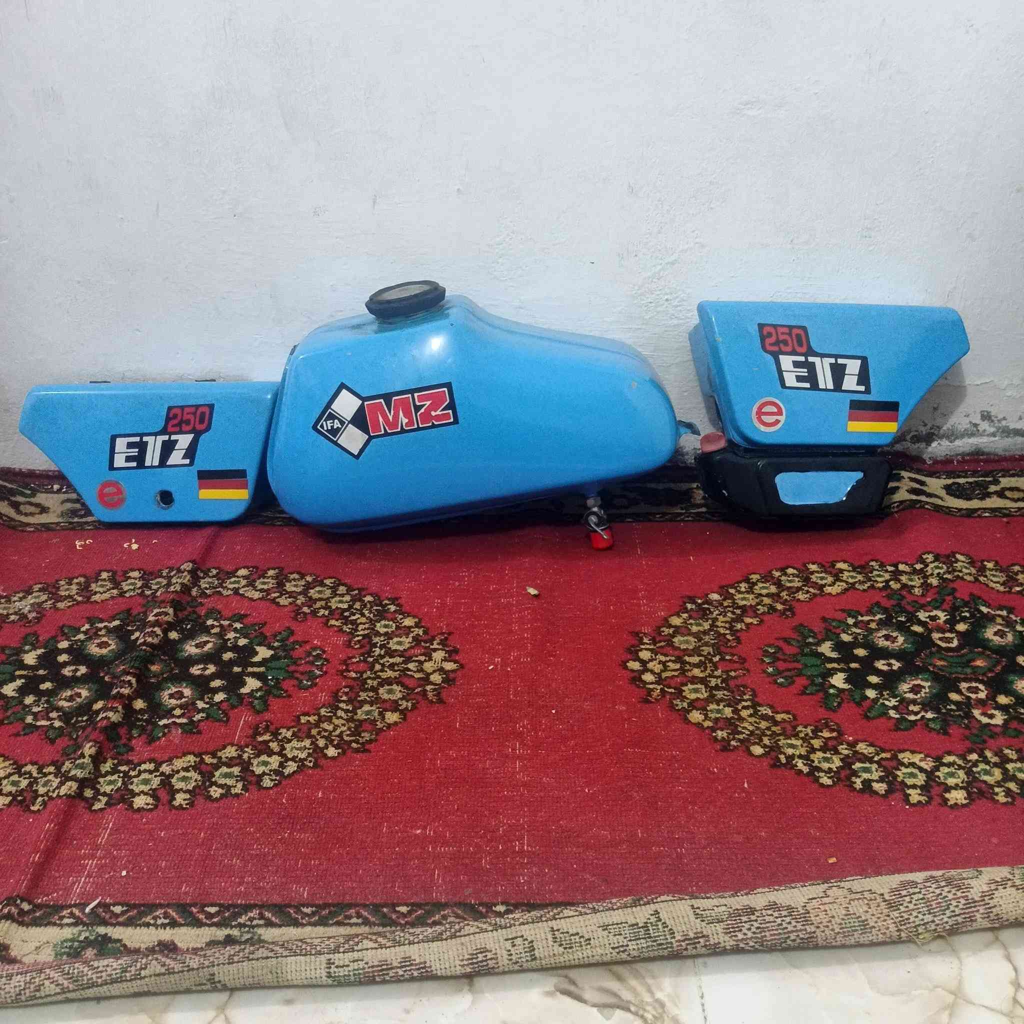 للبيع لون سمائي بسعر جدن رخيص 180الف بي مجال لا فطر ولا لحيم ولا معجون مكاني ديالى بلدروز ***********
