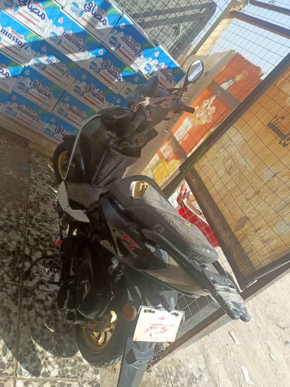 سلام عليكم دراجه للبيع ثعلب 🐺 صيني FS  بدون اوراق اكفلك قانون وعشائر  عاطلة بريك جديد ماخذه مجفته جديد باتر جديد عوزه كهربائيات و كفرات الي بل اسفل   ابيع كوم حديد  السعر 150 بيه مجال الرقم ‏‪***********‬‏ المكان حي طارق الداخل الخير
