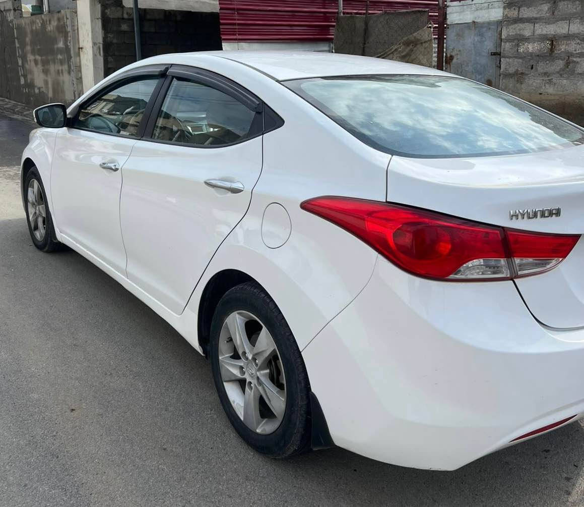 hyundai elantra 2013
هيونداى النترا موديل 2013  خليجى 
مكينة 16 ماوەی رويشتن 165 هه زار 
بي صبغه گيرو مكينه به شرته 
شوين : سوران 
موبايل : ‪‬
*********** أربيل, العراق
