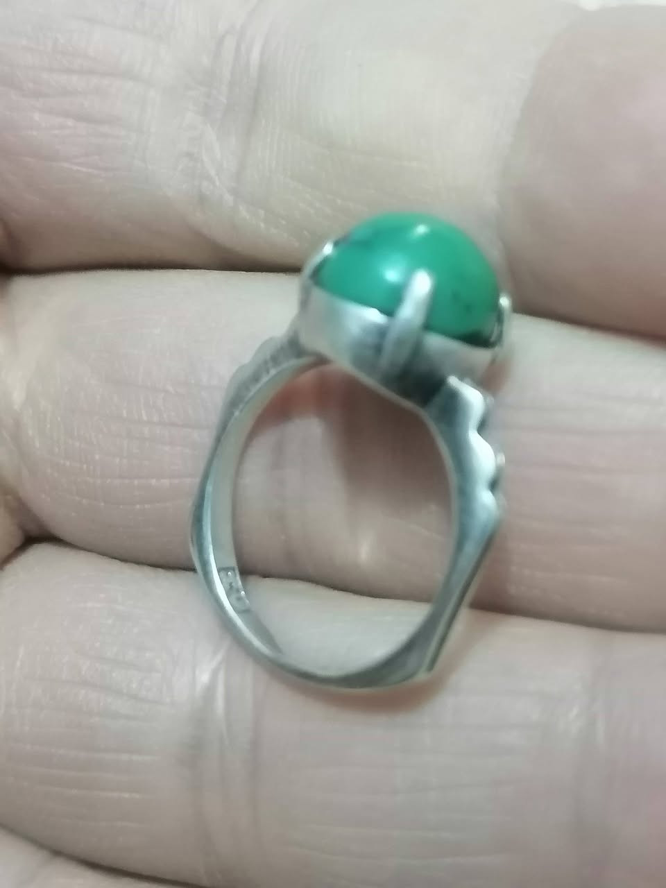 خاتم بحجر الفيروز التفاحي الطبيعى بصياغة جميلة للبيع بغداد


**إذا كنت صاحب هذا الإعلان وتريد حذفه لأي سبب، رجاءا أرسل رسالة إلى الدعم الفني**