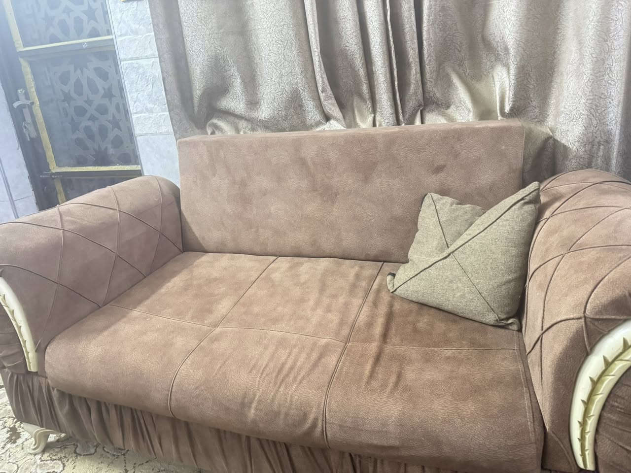 السلام عليكم 4 مقاعد قنفه ثنائية وكراسي ثنين المكان الحريه نظيفات كولش السعر 125 وبي مجال


**إذا كنت صاحب هذا الإعلان وتريد حذفه لأي سبب، رجاءا أرسل رسالة إلى الدعم الفني**