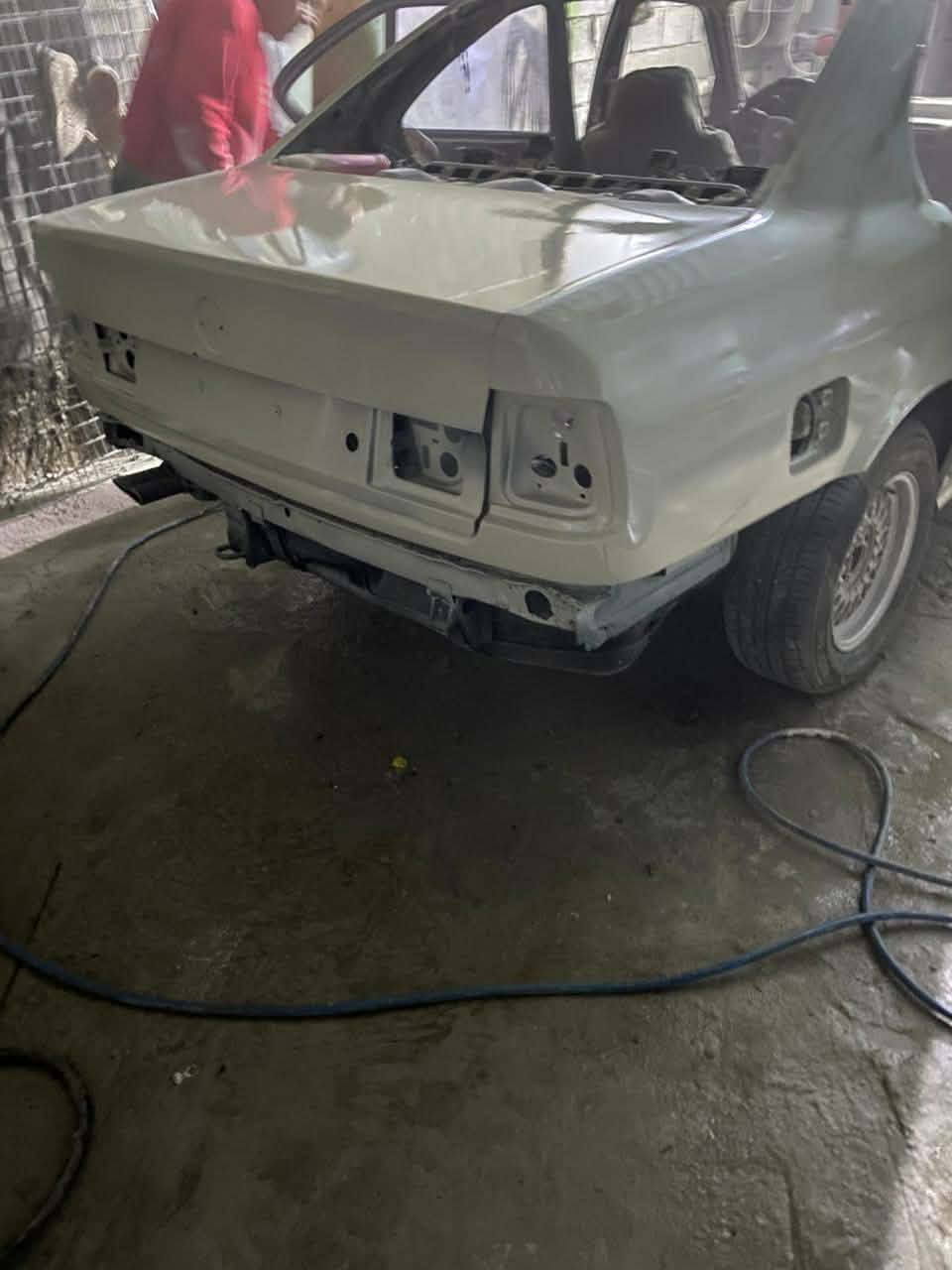 بي ام 535 موديل 91 غراضها كلها موجوده ابيعها على وضعها بس يرادلها صبغ الختام شغاله وتمشي 
السعر 35 ورقه وبيها مجال 
***********
