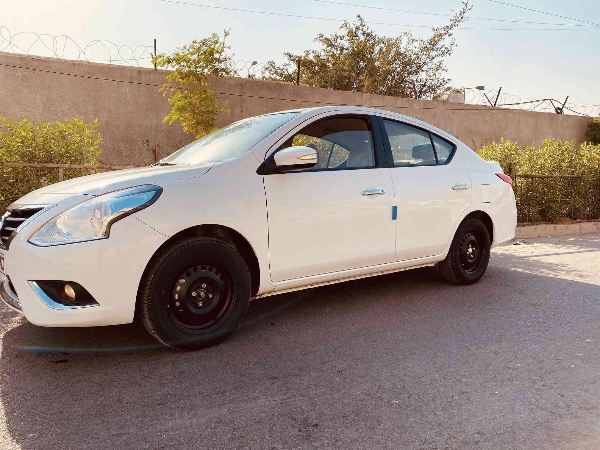 نيسان صني 2025 
زيرو السياره ماشيه 1000 
مكفوله كفاله عامه 
رقم أربيل  
مكان السياره بغداد 
شاشه 
تحكمات ستيرن
كامره خلفيه 
حساس خلفي 
سبايدر 
بل عافيه ع ياخذها 
السعر 130
وبيها مجال 
الهاتف / ***********
