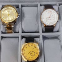 ساعات جديدة • غير مستخدم • احجار كريمه