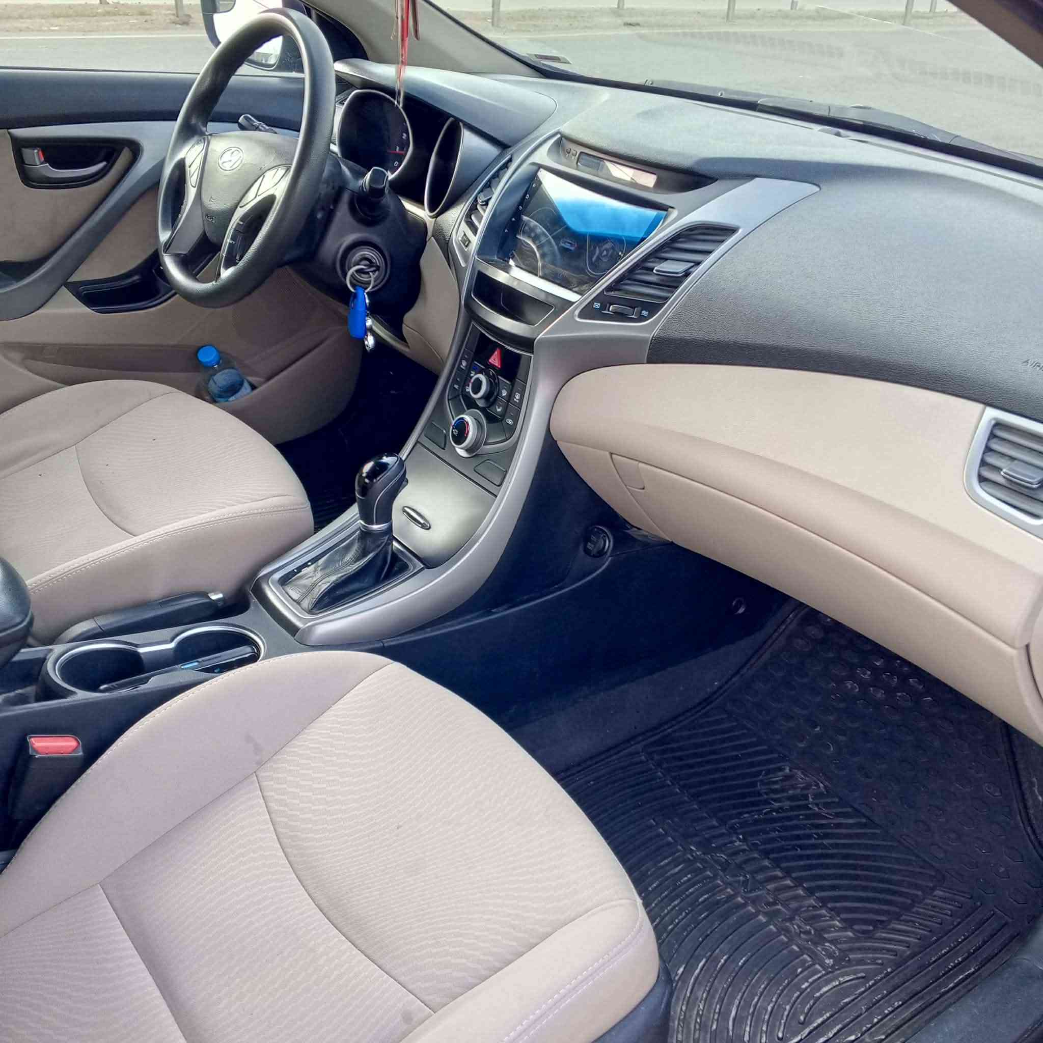 سياره للبيع
النتره موديل 2016
رقم بغداد 
ماشيه 123الف 
سونار موجود 
***********
***********
