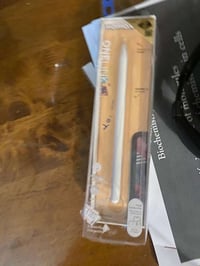 قلم ايباد موماكس جديد بس فاتحه من الكارتونه استخدمته ومفادني لين ايباد...