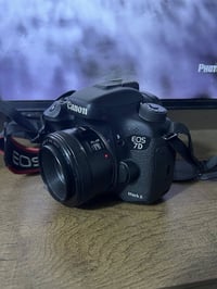 كانون 7D Mark II • لينس 50mm • 20.2 ميجابكسل