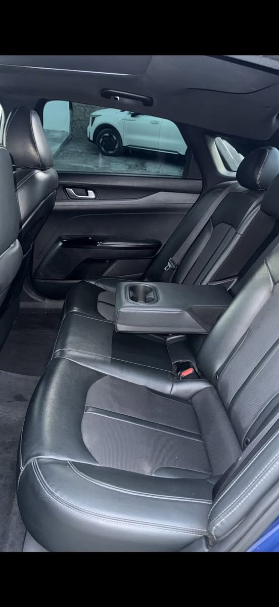 سلام عليكم 
K5  GT LINE موديل 2022 
ماشيه 43mi 
معوقين باقيلها سنتين وتصير حرة 
سياره على أيدنه فول مواصفات بنوراما (حادث خلفي بدون ايرباك)
 سعر 175 بيها مجال 
مكان سياره بغداد/ الأمين ثانيه/معلمين 
***********
