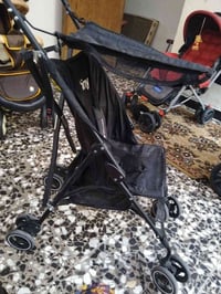 عربة أطفال • نظيفة • توصيل