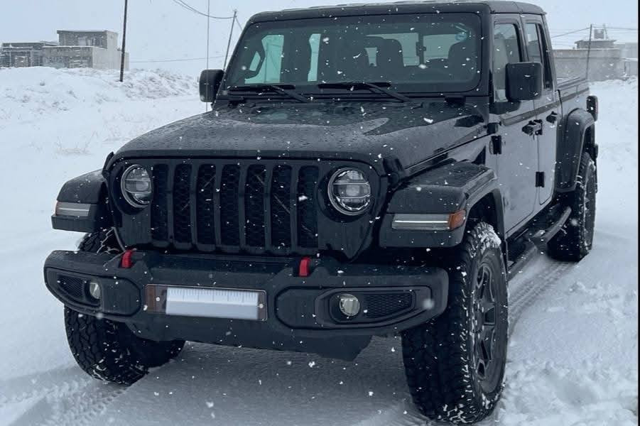 جێب گلادیتۆر  2022 مواسەفات sport
بێ بۆیاخ بێ سارد بێ   گۆڕاو 
رەنگی رەشی قەتران چوار تایەی تازە    
زۆر زۆر پاك  كامل كراوا بە رۆبیكۆن   
رەقم سلێمانی  
٤١ مایل رۆشتوە  
 شانسی  1C6HJTAG0NL114168

سـعـر : لە کۆمێنت داوابکە ڕاستەوخۆ بۆت دێت 📥 

گێرو مەكینەی بەشەرت نەكراوەتوە 
هیچ کێشەیەکی تێدا نییە 

ژمارەی خاوەنەکەی 
***********
