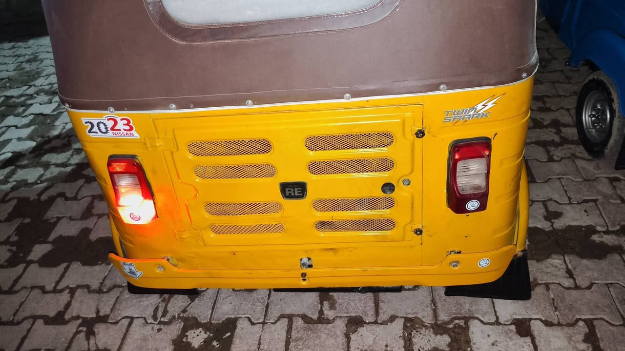 سلام عليكم تكتك وراق وكيله شاكر موديل 2019/7/29 سعر 4 وبيه مجال ‏‪0784 193 1952‬‏
