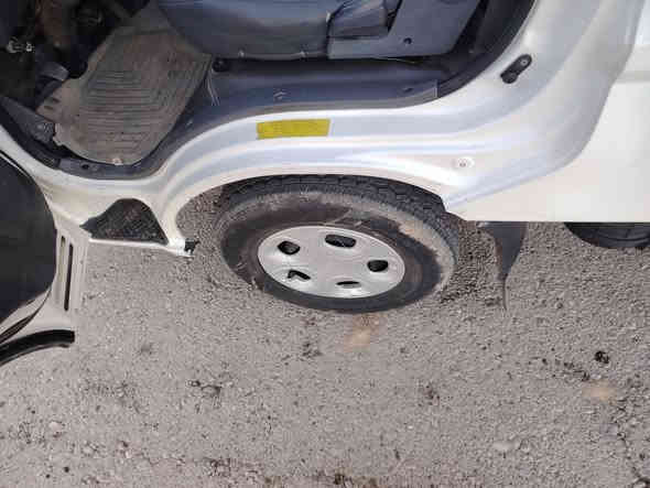 السلام عليكم كيه 14 مكفوله محرك كير شاصي شرط بيه *********** بس ربع باب السكن بارد وصبغ والسياره احلى منالصوره محجل وياهه الشراي يتصل
