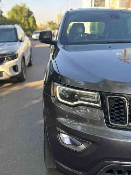 السلام عليكم
جيب بلاك توب 2017
فول مواصفات : فتحة سقف
تحكمات ستيرن شفتات ستيرن 
اطفاء المحرك ذاتي عند الوقوف 
كشنات جلد اسود / تدفئة
رادار جانبي تنبيه عند الاقتراب 
خزن ميموري كشنات كهرباء 
صندوك كهرباء تتحكم بي من يم السياق 
التنبيه عند الخروج من المسار 
سبيرهة بعدة منازل حتى العدة مالتة ممستخدمة 
كير محرك مكفولات السيارة 
الممشى85000 جديدة بمعنى الكلمة 
حادثهة بس بنيد بدون دواخل وبارد بسيط بالجاملغ
السعر 207$ وبي مجال 
العنوان / بغداد - المنصور -العامرية
***********
