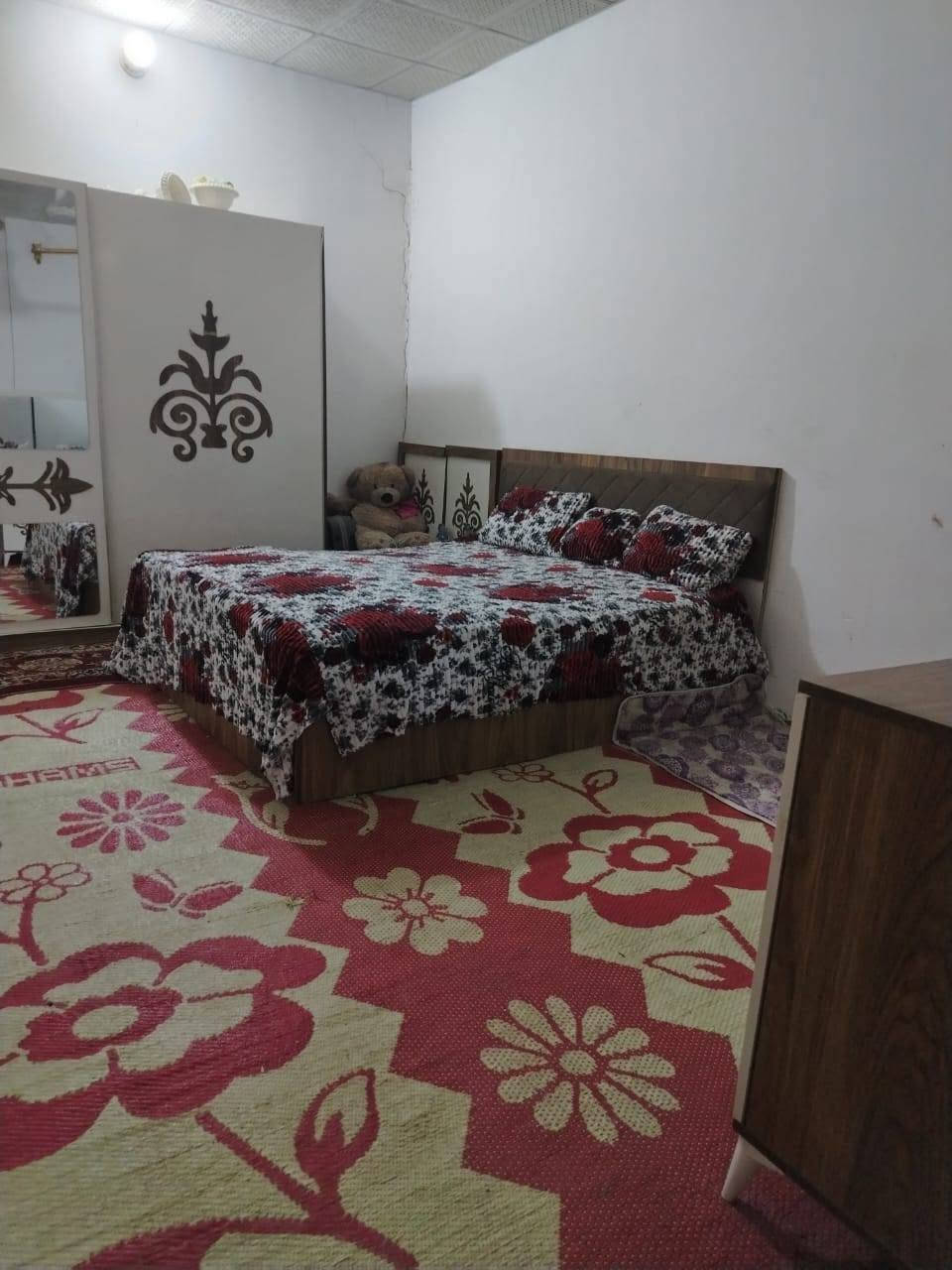 بيت بشارع الموز كوفه حي ميسان بيع مستعجل مساحته ميه وخمسين خمسه وعشرين وبي مجال  الاتصال ***********
