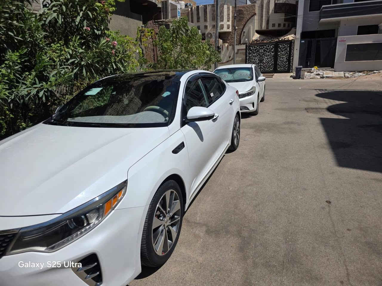 السلام عليكم
كيا اوبتيما ٢٠١٦ أمريكي تيربو محرك 2400 بنوراما 
SXL  VIP 
أعلى فئة 
اللون ابيض صدفي
بصمة تشغيل وبصمة أبواب 
دواخل جلد بيجي اصل تدفئة تبريد 
مقاعد كهربائي 
استيرن حرف D + تدفئة +كامل تحكم +شفتات
اربع كامرات عل مدار السياره 
حساسات خلفية وجانبية ورادارت أمامية 
يدات الأبواب نيكل 
ويل كب كروم 
اكزوزين رياضي 
مري ترحيب وقلاب 
سايد بريك دكمة 
شاشة كبيرة
بردات خلفية 
بك لايت والا ضائة الداخلية كله لد 
فتح ال صندوق عند الاقتراب 
السيارة مكفولة ولا قطعة تبديل بيه كل السيارة عل وضع الشركة 
السياره تقرير للدوسة اسم تقرير فقط 
السعر ١٦٠ وبيه مجال 
للاستفسار *********** بيه واتساب رقم السياره ومكان السيارة ناصرية مركز 
السياره هواي بيه مواصفات بعد
