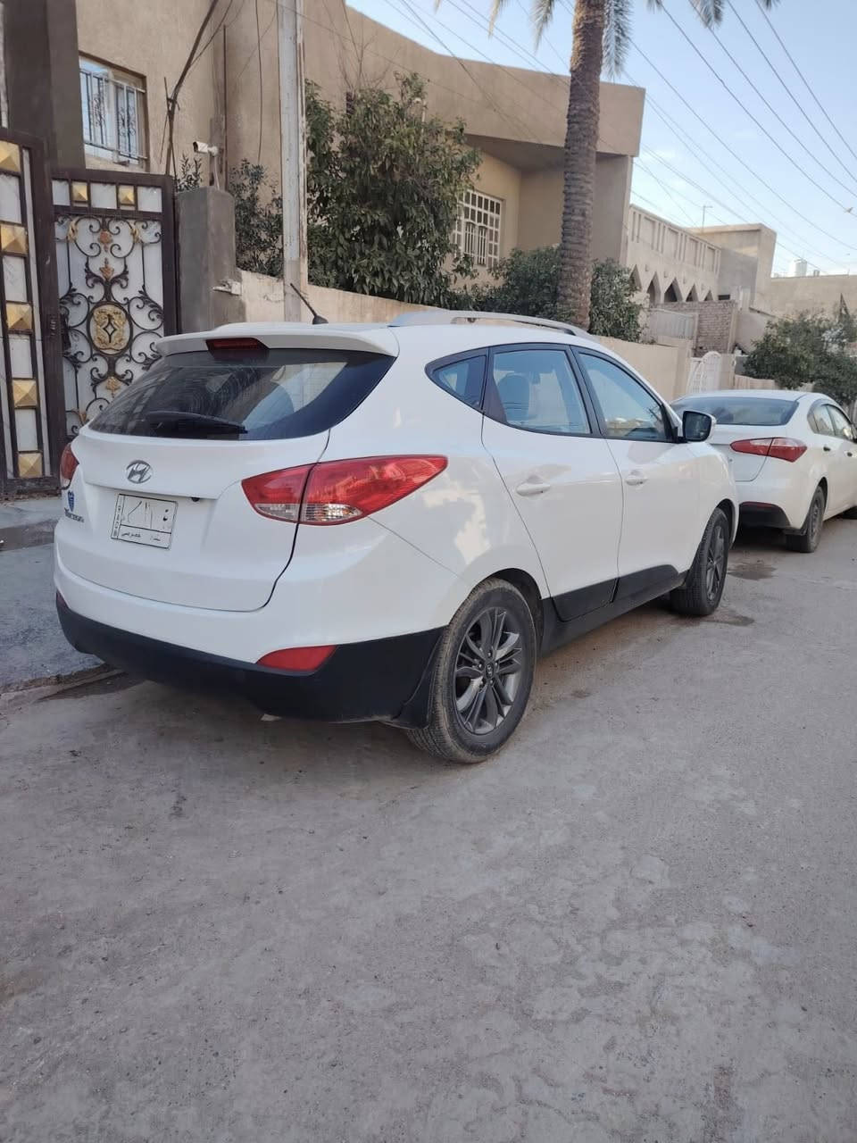 السلام عليكم
توسان ٢٠١٤ خليجي مكفولة من الصبغ والتبديل 
ماشية ١٢٠ 
رقم بغداد تحويل مباشر 
مكان السيارة بغداد / السيدية 
السعر  ١٥٣ وبيها مجال 
للاتصال : ***********
