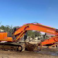 حفاره هيتاشي • موديل 2002 • البصرة