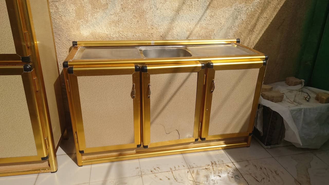 كاونتر تركي نظيف السعر 500 ألف وبي مجال ***********
