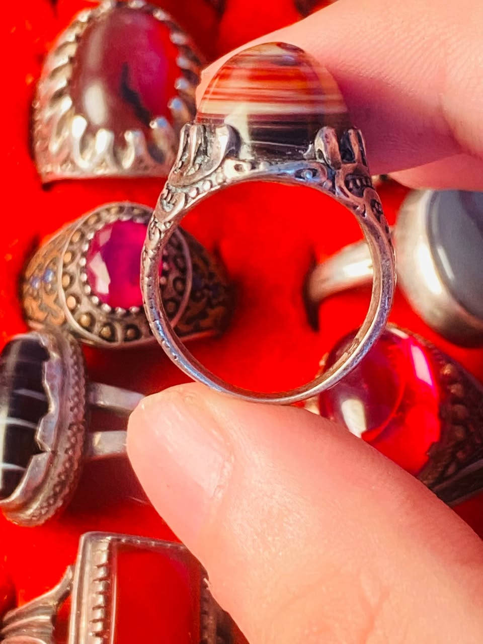 عقيق بقري قياس 18سعر 45 الف 
للتواصل راسلني واتساب https://wa.me/+9647746853204


**إذا كنت صاحب هذا الإعلان وتريد حذفه لأي سبب، رجاءا أرسل رسالة إلى الدعم الفني**