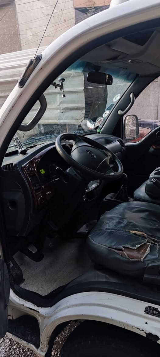 سلا عليكم كيا بنكو مسكر موديل ٢٠٠٨ بسمي مداور ثاني يوم رقم انكليزي  السنويه ما نافذه مكينه٣٠٠٠ رقم*********** سعر ٩٠ بيهة مجال
