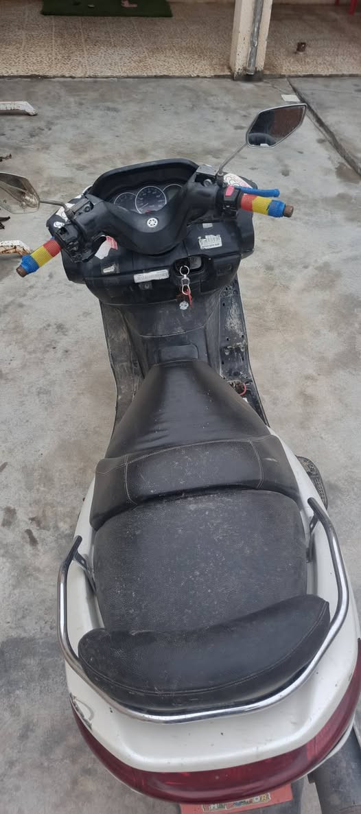 ماجستة للبيع بيها كتف فقط والباقي شغالة مكاني تلعفر حي الوحدة سعر من الاخير قفل 300 الف ***********
