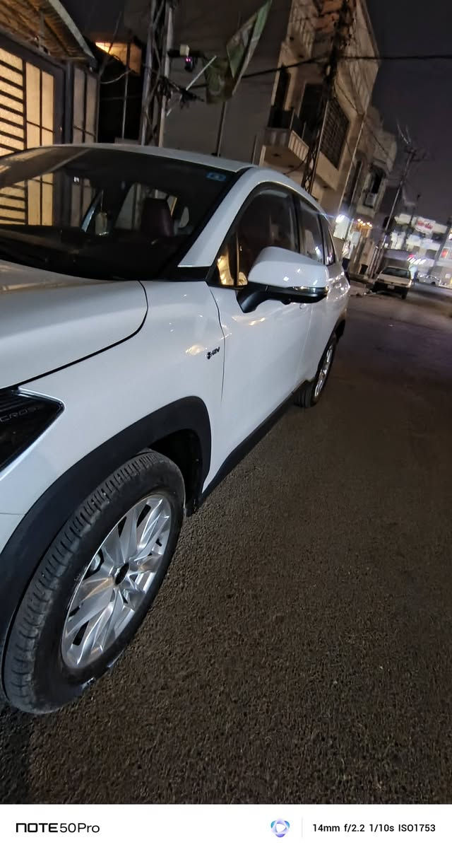 السلام عليكم كورالا كروز ٢٠٢٥
ماشية ٣٥٠٠

مكفولة بعدهي على حطتها 

***********
السيارة فول الاخير ٥ كاميرات جلد احمر واسود 

مكان السيارة البلديات
