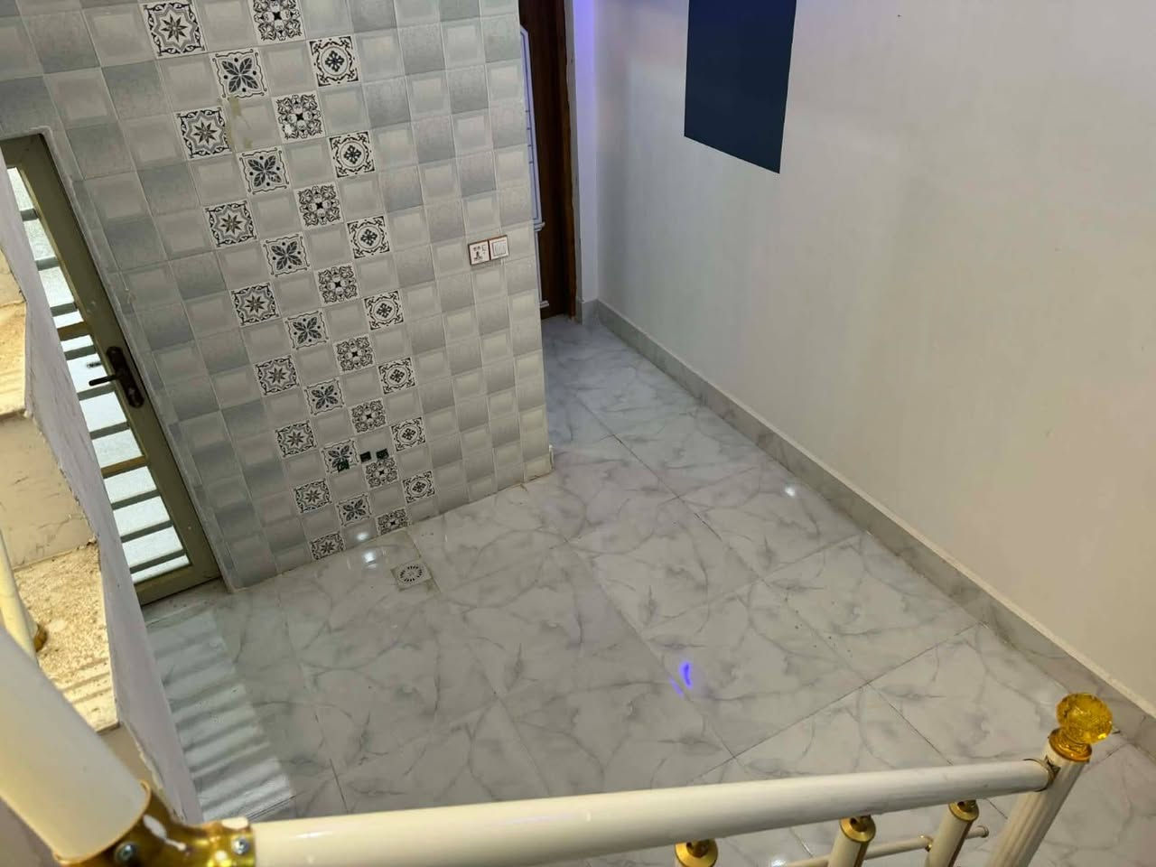 🏡✨ بيت للبيع – فرصة مميزة للسكن ✨🏡
📍 الموقع: الكوفة – حي ميسان، شارع الزوار
خلف سكله الكرعاوي
🔹 المساحة: 60 متر
🔹 التصميم: خرطة كربلائية مرتبة
🔹 نوع البناء: صب + طابوك نهروان
🔹 يحتوي على درجولة
💰 السعر: 33 مليون دينار
(قابل للتفاوض)
📞 للاستفسار والتواصل:
***********
⚡ فرصة مناسبة للسكن وبسعر مناسب
والله يكتب نصيب المشتري 🌹
