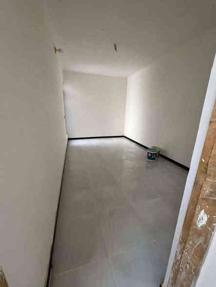 #دار_للبيع - الموقع: السنية السياحي، مجمع توحيد الأول، خلف شركة العادلي
- نوع العقار: دار زراعي، سند 25
- المساحة: 150 متر مربع
- تفاصيل البناء:
  - غرفتين نوم
  - صالة
  - مطبخ
  - استقبال
  - كراج
  - حمامات داخلية وخارجية
- الجودة: بناء درجة أولى، تشطيب كامل (ماء وكهرباء)
———————————————————
🔺#للاستفسار مراسله واتساب ع الأرقام او اتصال مباشر
http://wa.me/+964*********** 📲 حسن 
http://wa.me/+964*********** 📲
—————————————————————
او زيارة مكتبنا متواجدين من 3 لحد 8 مساء
🔺مكتب دره المشرق للاستثمار والتطوير العقاري 
🔺العنوان:-حي الجزائر الشارع العام مقابيل مطعم باسم ابو المحشي
