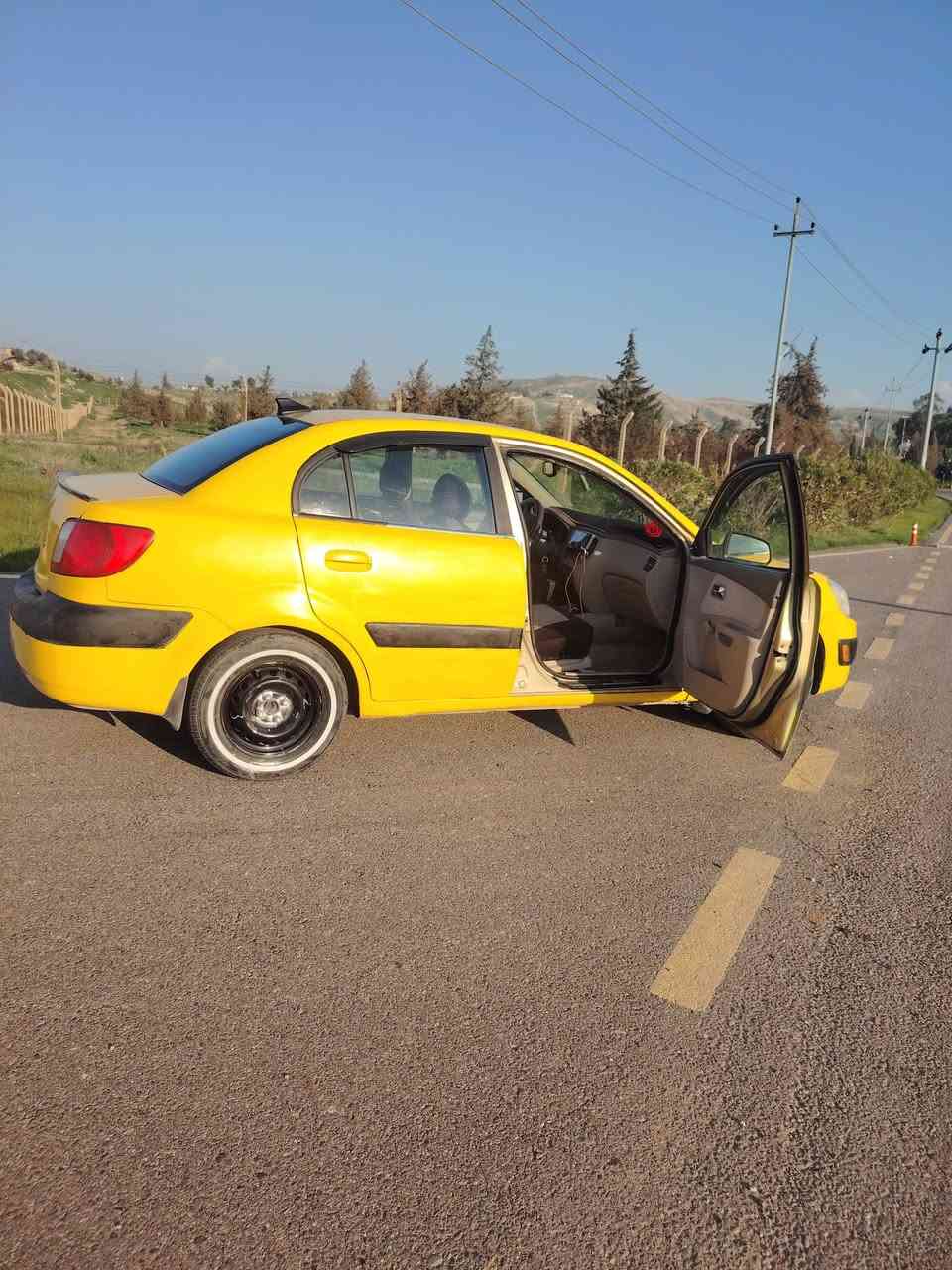 السلام عليكم..
للبيع سيارة كيا ريو موديل 2008، تكسي رقم نجف.
شرط التحويل
المحرك:   1600 محرك وكير شرط الفحص.

الحالة الميكانيكية: السيارة نظيفة وجاهزة للشغل، مصفّرة هيئة وغرامات.

الضرر: يوجد ضرر في التكمة اليسرى الأمامية

السعر: (75$) "بيه مجال بسيط للطيبين".

المكان: (موصل /سد الموصل) 

للاستفسار والتواصل / واتساب : ( *********** )
