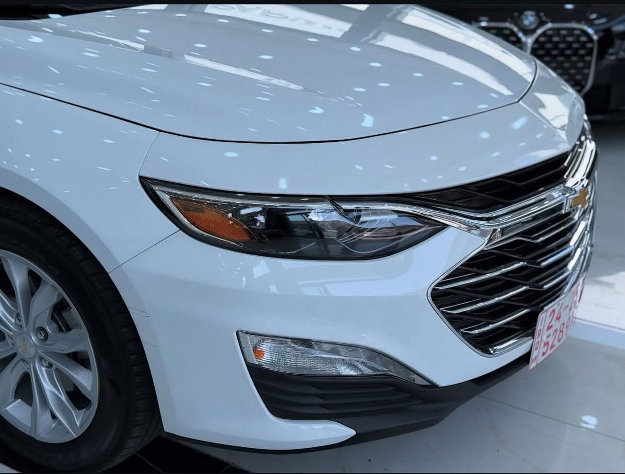 🚗 للبيع - شيفروليه ماليبو LT موديل 2025
رقم / ***********
السعر 16800$ 

🔧 المواصفات:
 • المحرك: 1.5 لتر تيربو (1500 CC)
 • ناقل حركة أوتوماتيك
 • فئة LT
 • تشغيل بصمة + دخول ذكي
 • شاشة لمس 8 إنش + داتاشو رادار
• كاميرا خلفية
 • حساسات خلفية
 • بلوتوث + USB + أبل كاربلاي / أندرويد أوتو
 • مكيف أوتوماتيك
 • جنوط ألمنيوم
 • مصابيح LED نهارية
 • أنظمة أمان: ABS + الثبات الإلكتروني + وسائد هوائية

📉 عداد السيارة: 12 ألف ميل فقط
🧰 الحالة: باب سايق ضبغ
 • السيارة نظيفة جداً من الداخل والخارج
