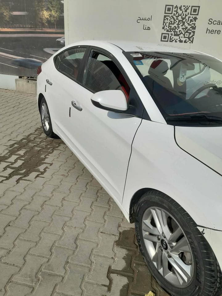 سلام عليم الانترى2020وارد امريكي ضربتها الجاملغ الايمن وشوي من البنيد موضح بل سونار السيارة جاهزة من كلشي ربع ما تذب عليها دوشمة جديدة تخم تاير جديد 
السعر 140وبيها مجال

العنوان بغداد الشعلة
الرقم :***********
