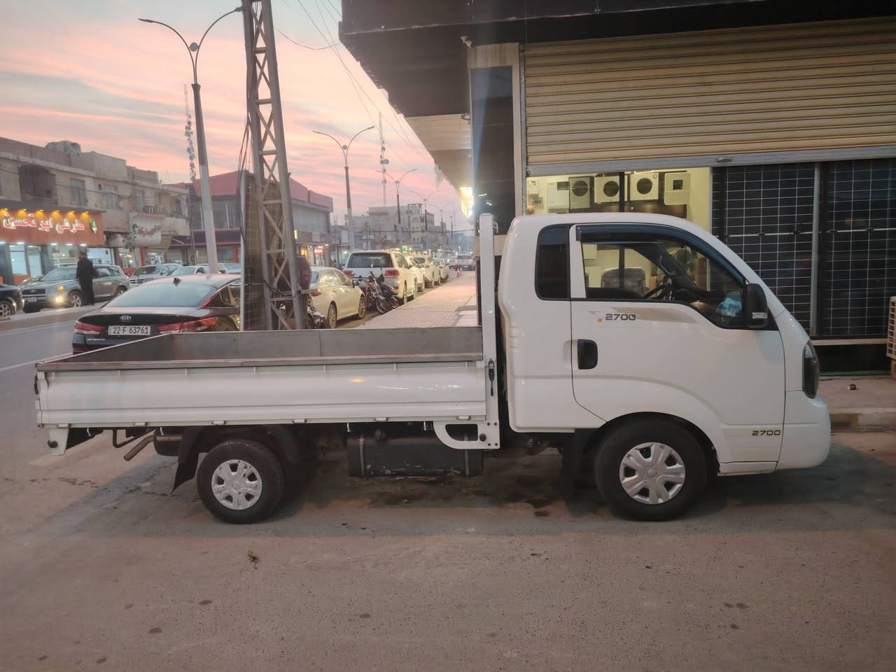 كيا للبيع موديل 2017 جديده ماشيه 161 مكفوله للستفسار الاتصال عل الرقم التالي ***********
